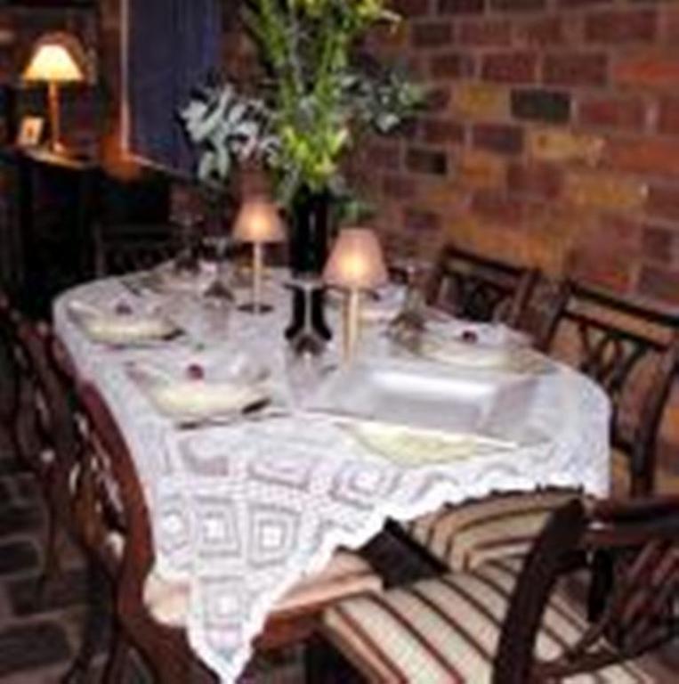 Moonbeam Cottages & Rainbow Cafe Moonambel Buitenkant foto